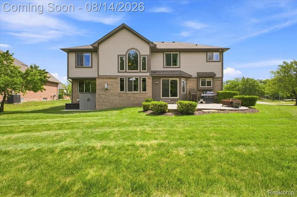 55513 Caesars Drive Shelby Charter Township, MI 48315