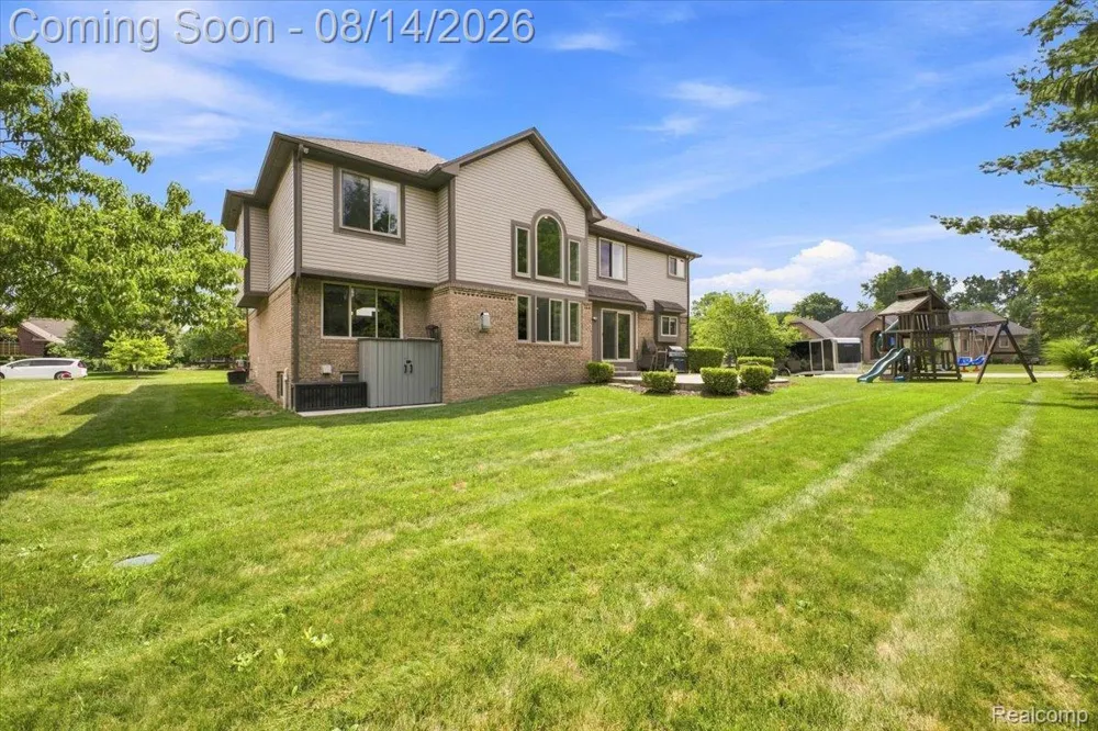 55513 Caesars Drive Shelby Charter Township, MI 48315