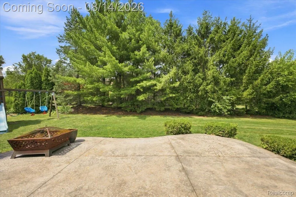 55513 Caesars Drive Shelby Charter Township, MI 48315