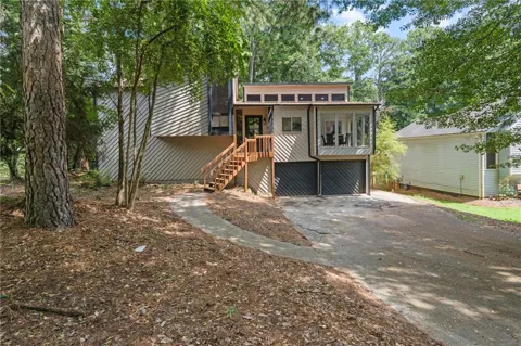201 Rustic Ridge Drive NE