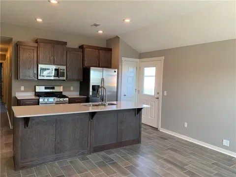 404 W Weymouth Court