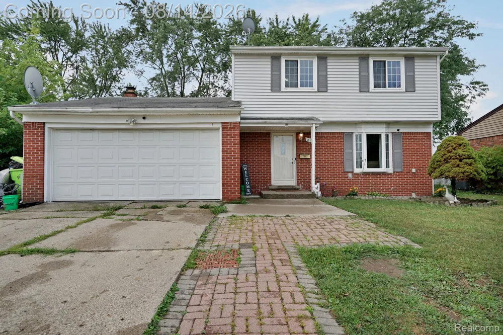 654 Manchester Street Madison Heights City, MI 48071