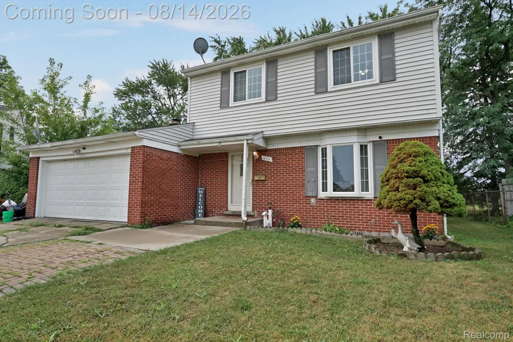 654 Manchester Street Madison Heights City, MI 48071