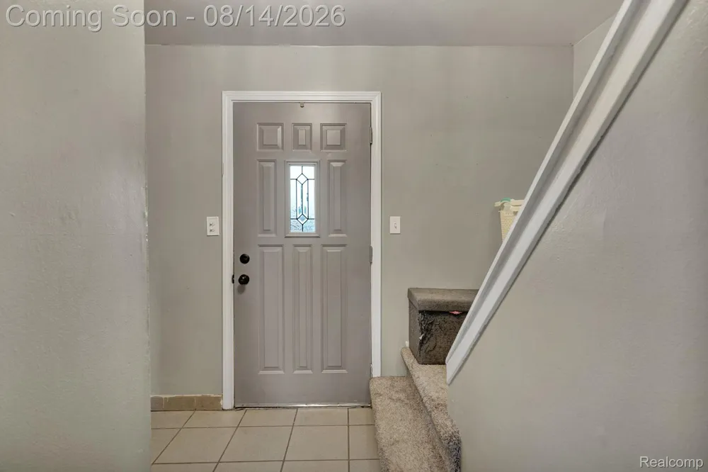 654 Manchester Street Madison Heights City, MI 48071