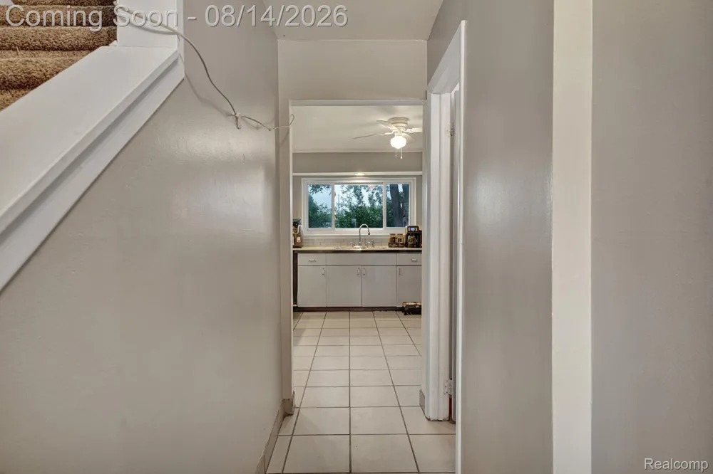 654 Manchester Street Madison Heights City, MI 48071