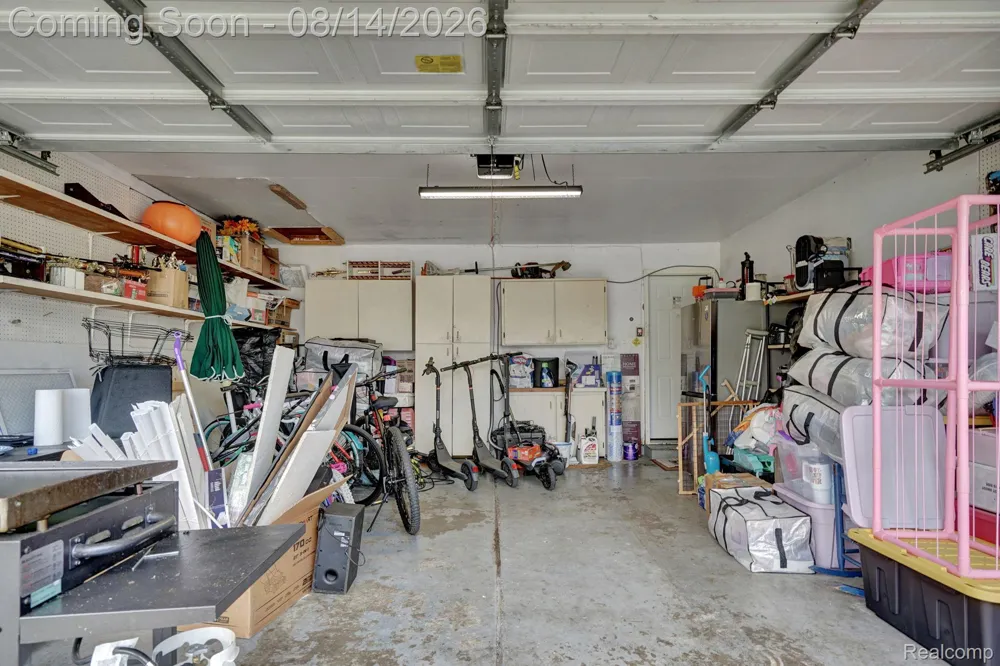 654 Manchester Street Madison Heights City, MI 48071
