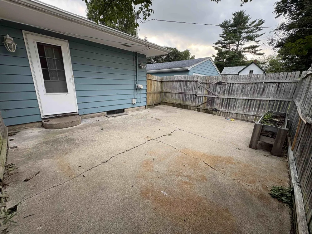 808 Jones Street Marshall City, MI 49068