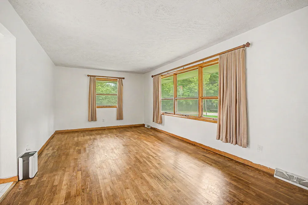 808 Jones Street Marshall City, MI 49068