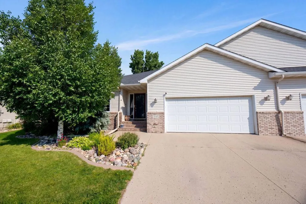 3545 Woodbury Court S Fargo, ND 58103