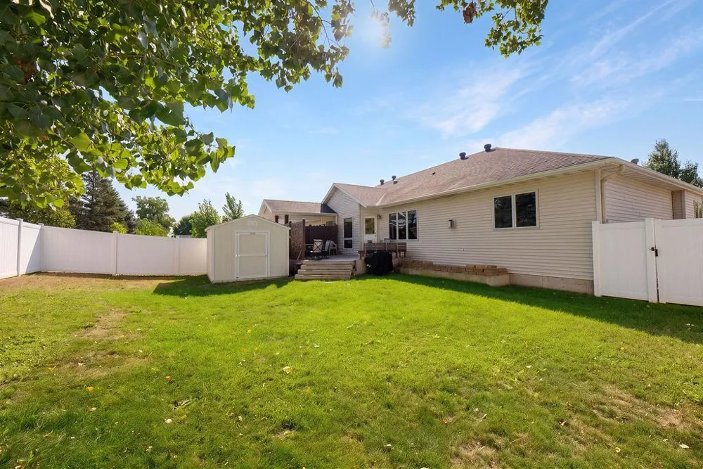 3545 Woodbury Court S Fargo, ND 58103