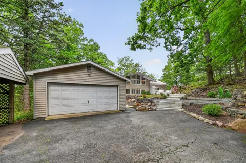 15 Overlook Drive