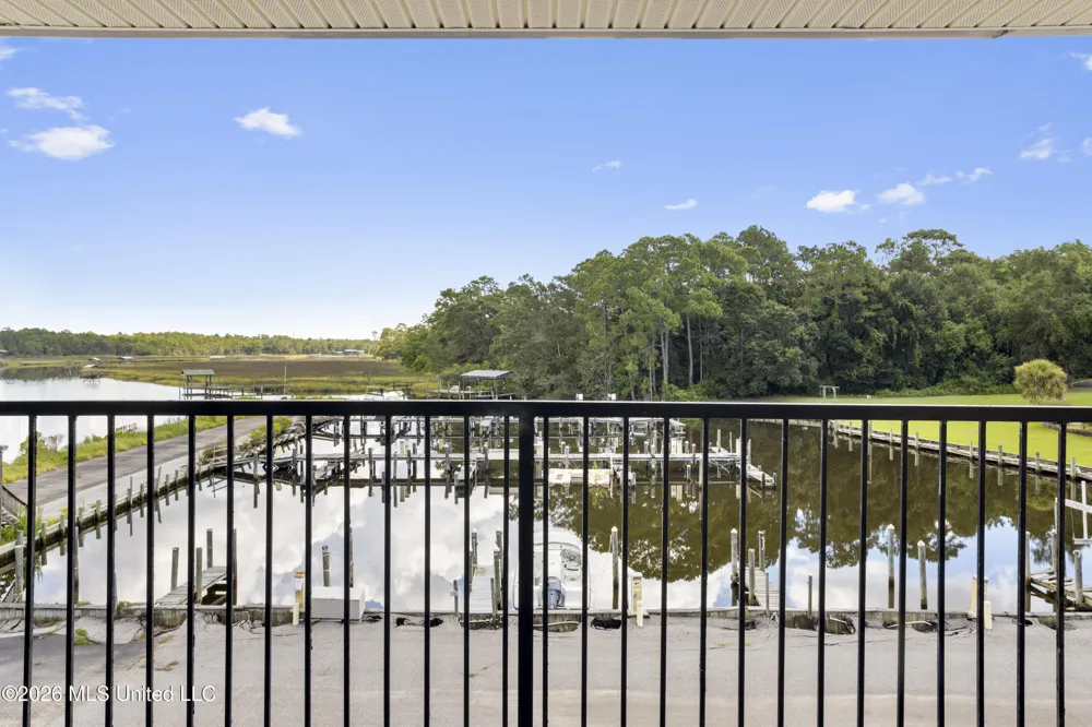 3230 Cumberland Road Ocean Springs, MS 39564