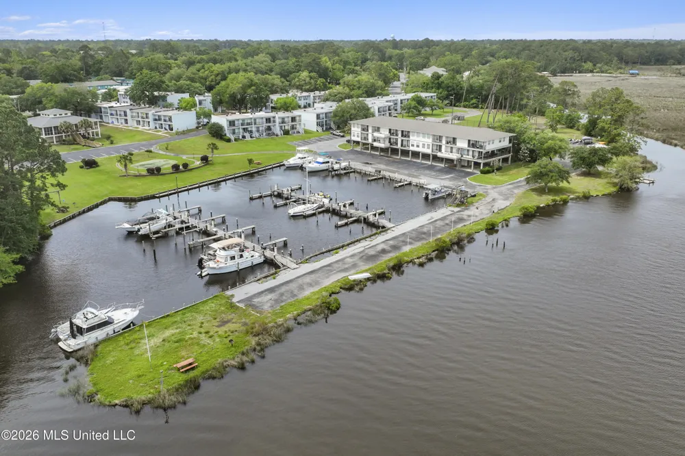3230 Cumberland Road Ocean Springs, MS 39564