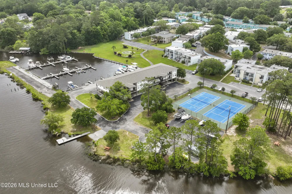 3230 Cumberland Road Ocean Springs, MS 39564