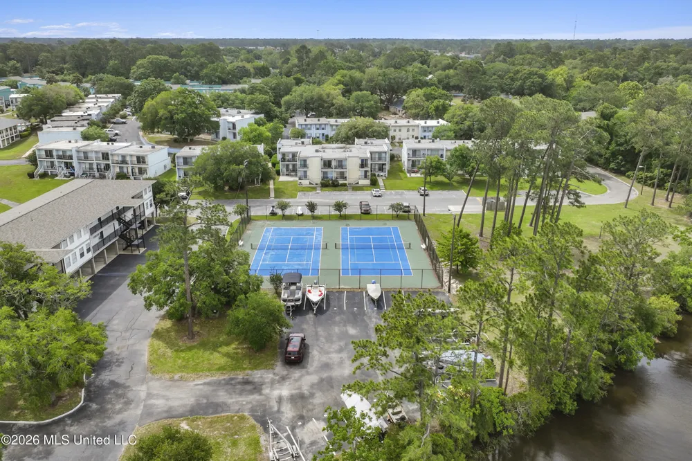 3230 Cumberland Road Ocean Springs, MS 39564