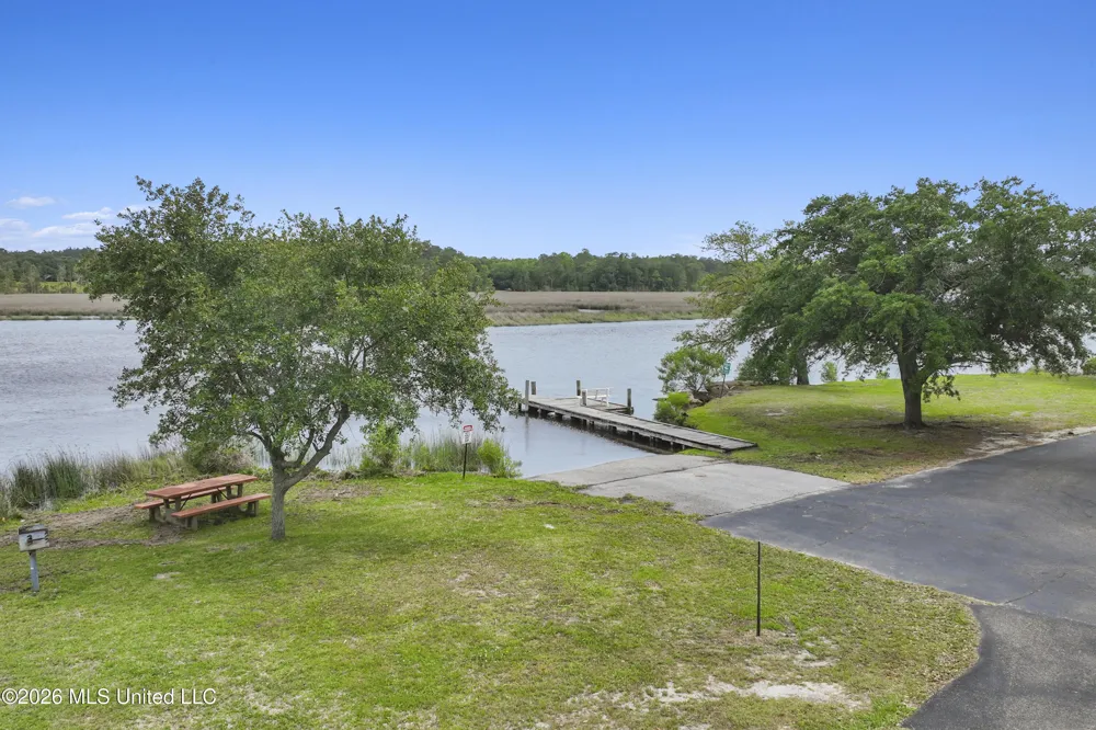 3230 Cumberland Road Ocean Springs, MS 39564
