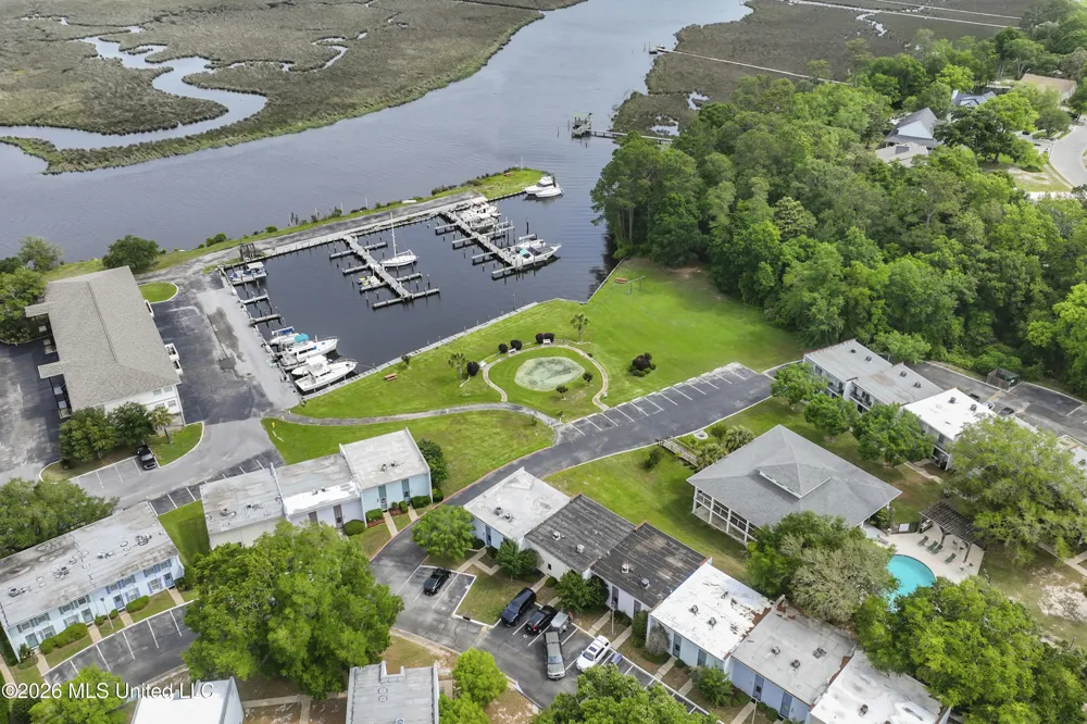 3230 Cumberland Road Ocean Springs, MS 39564