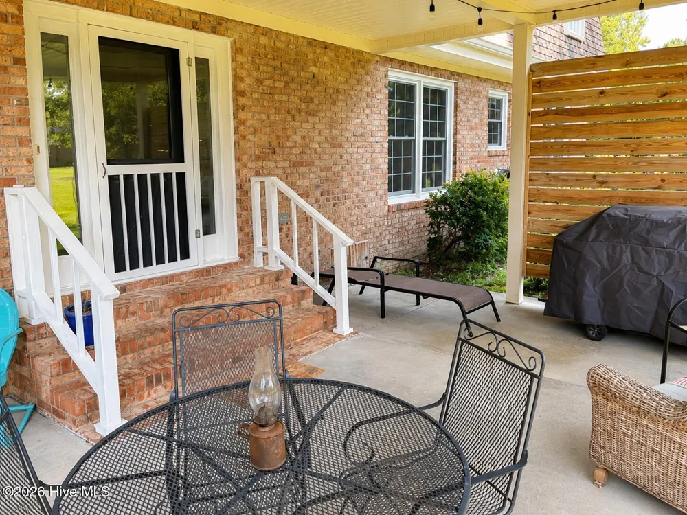 3017 Red Fox Road Trent Woods, NC 28562