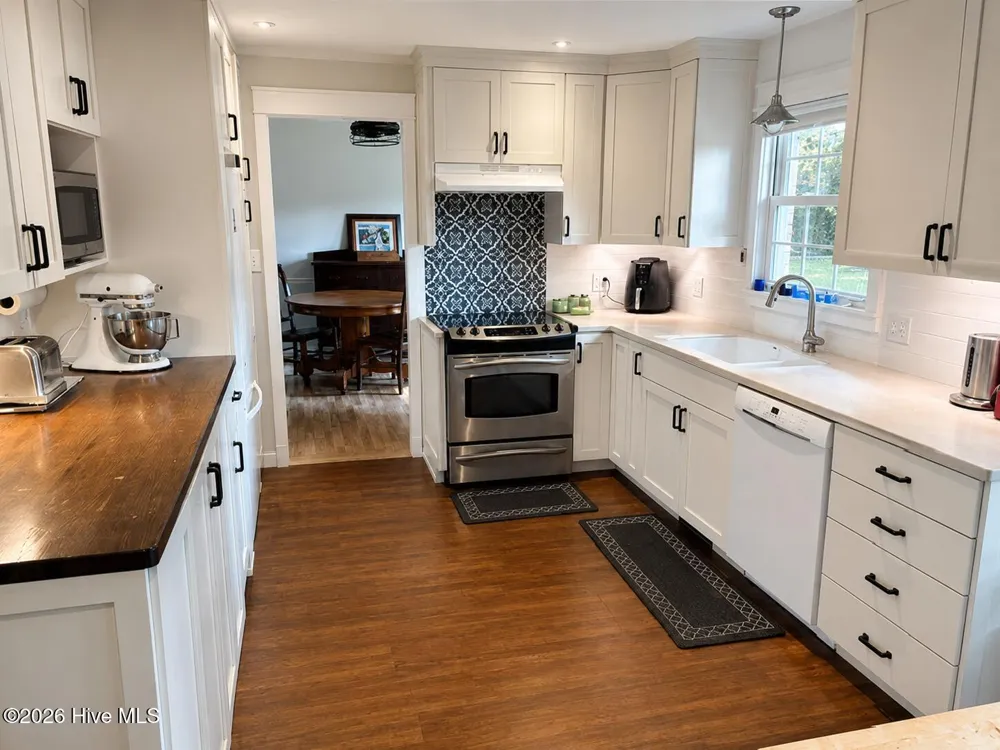 3017 Red Fox Road Trent Woods, NC 28562