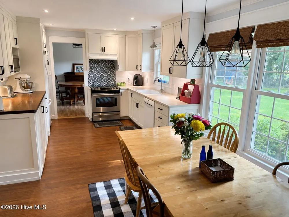 3017 Red Fox Road Trent Woods, NC 28562