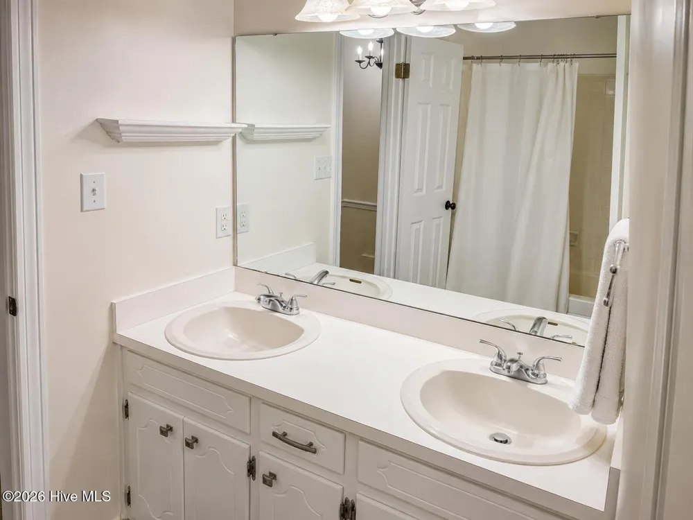 3017 Red Fox Road Trent Woods, NC 28562