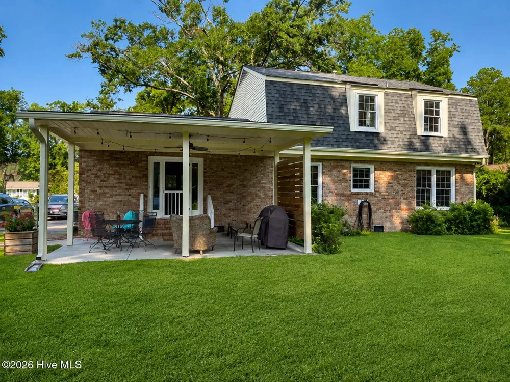 3017 Red Fox Road Trent Woods, NC 28562