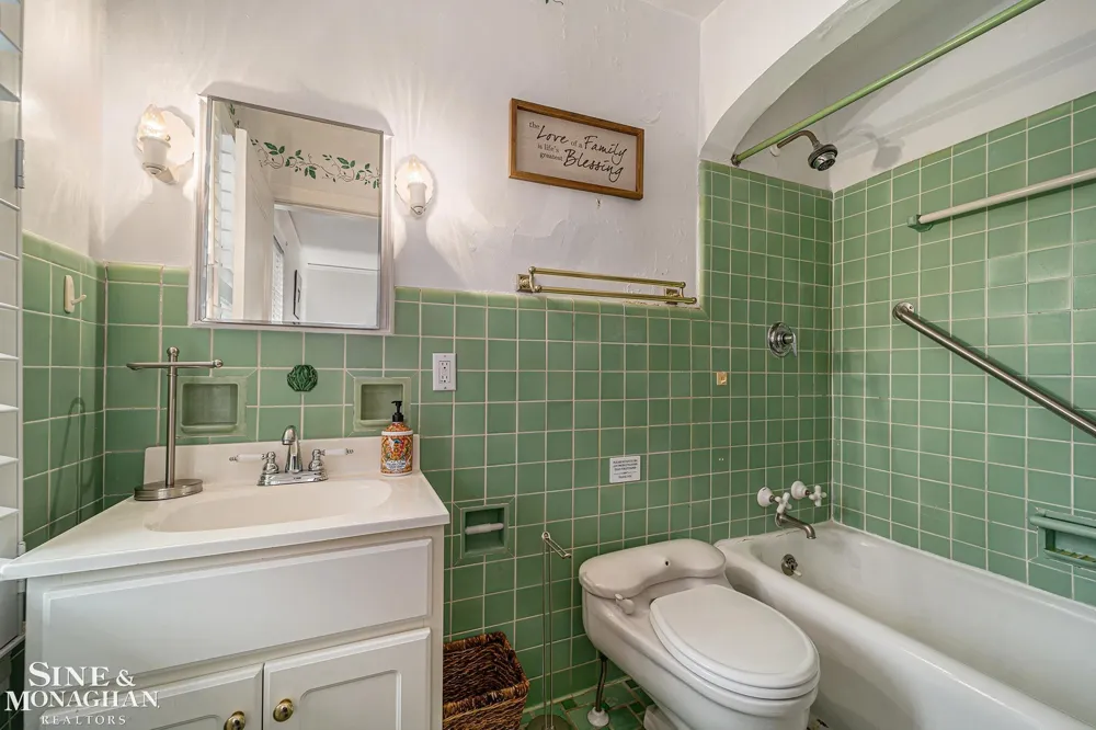 720 Trombley Road Grosse Pointe Park City, MI 48230