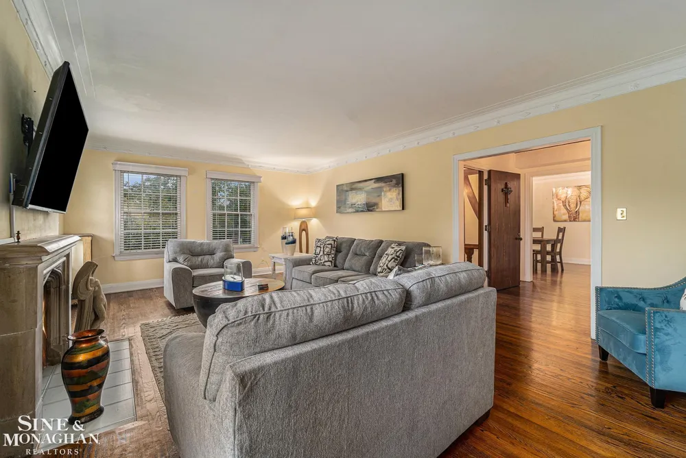720 Trombley Road Grosse Pointe Park City, MI 48230