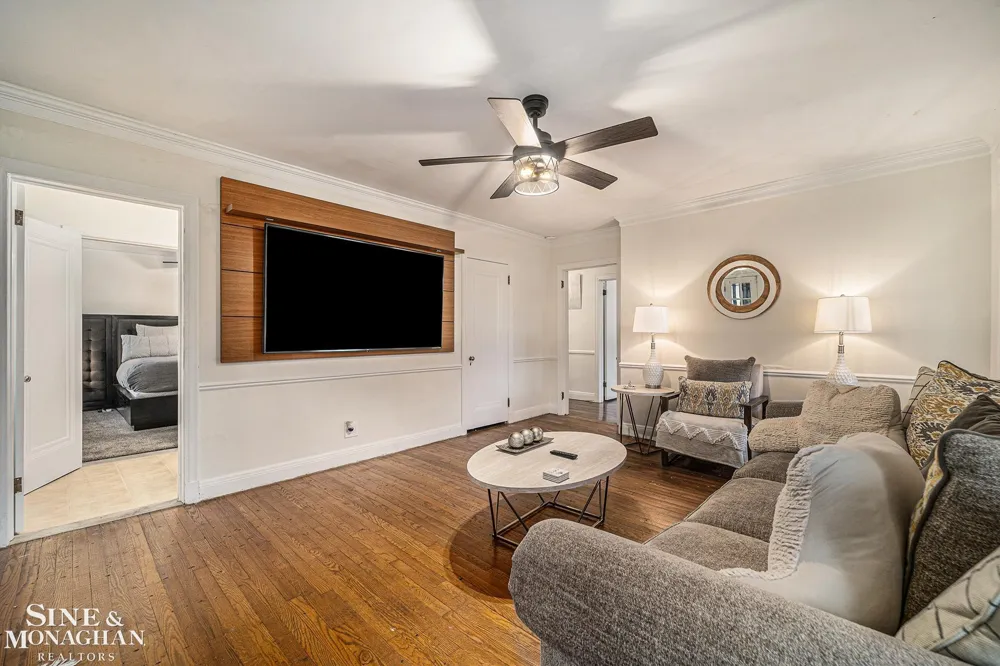 720 Trombley Road Grosse Pointe Park City, MI 48230