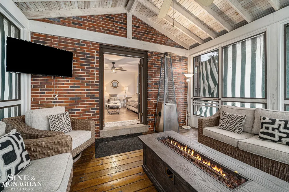 720 Trombley Road Grosse Pointe Park City, MI 48230