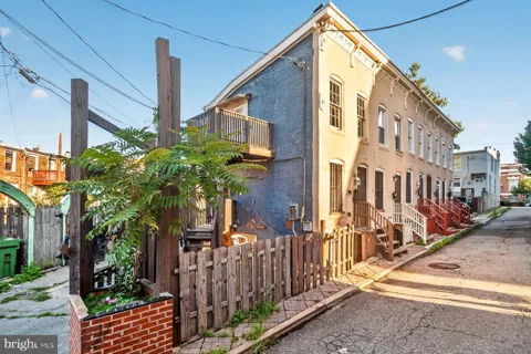 512 CALLENDER STREET