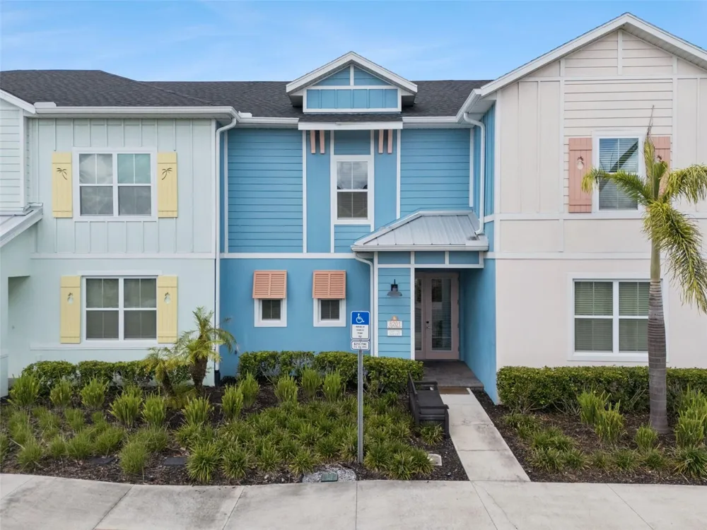 8201 SURF STREET Kissimmee, FL 34747