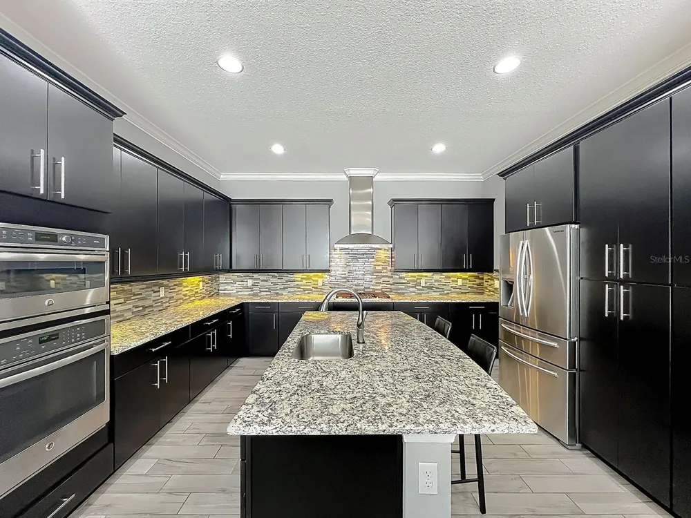 107 BALMY COAST ROAD Groveland, FL 34736