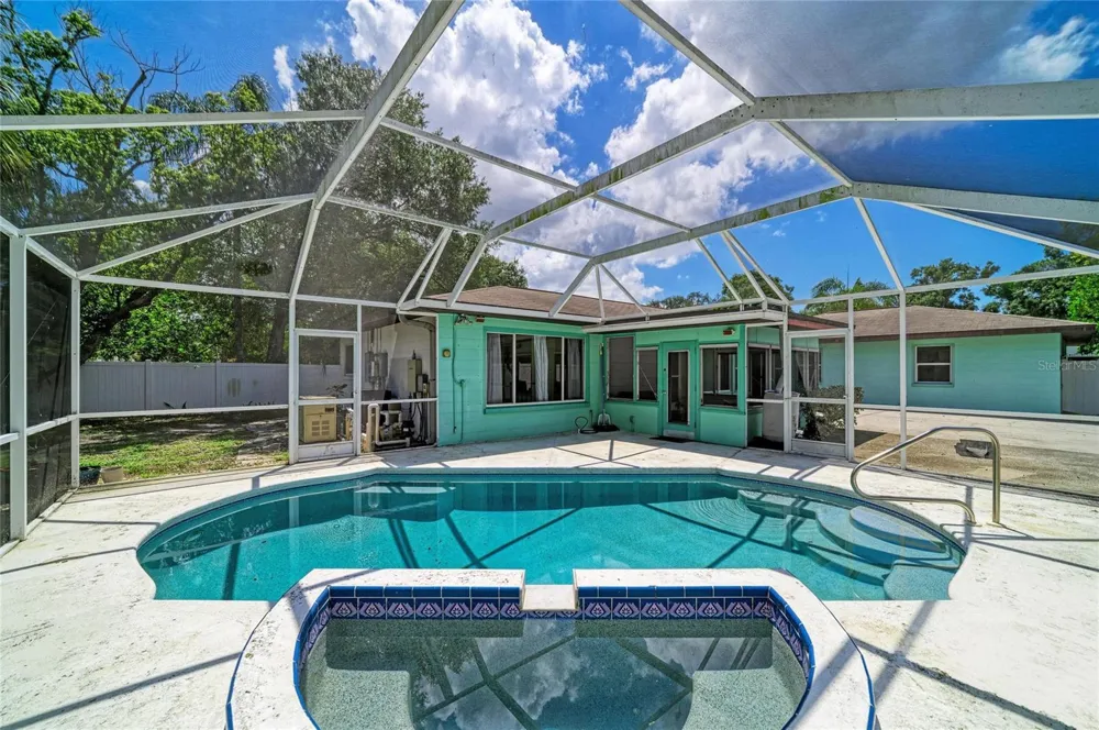 2508 14TH AVENUE W Bradenton, FL 34205