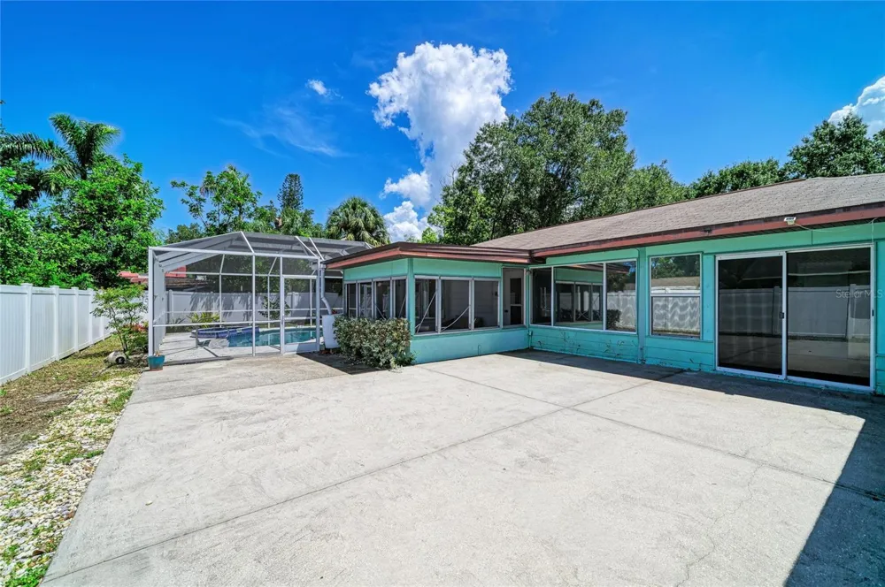 2508 14TH AVENUE W Bradenton, FL 34205
