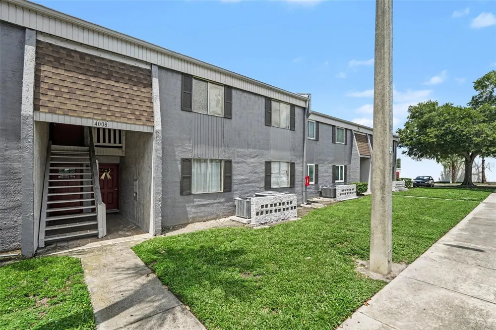 4008 CORTEZ DRIVE #B Tampa, FL 33614