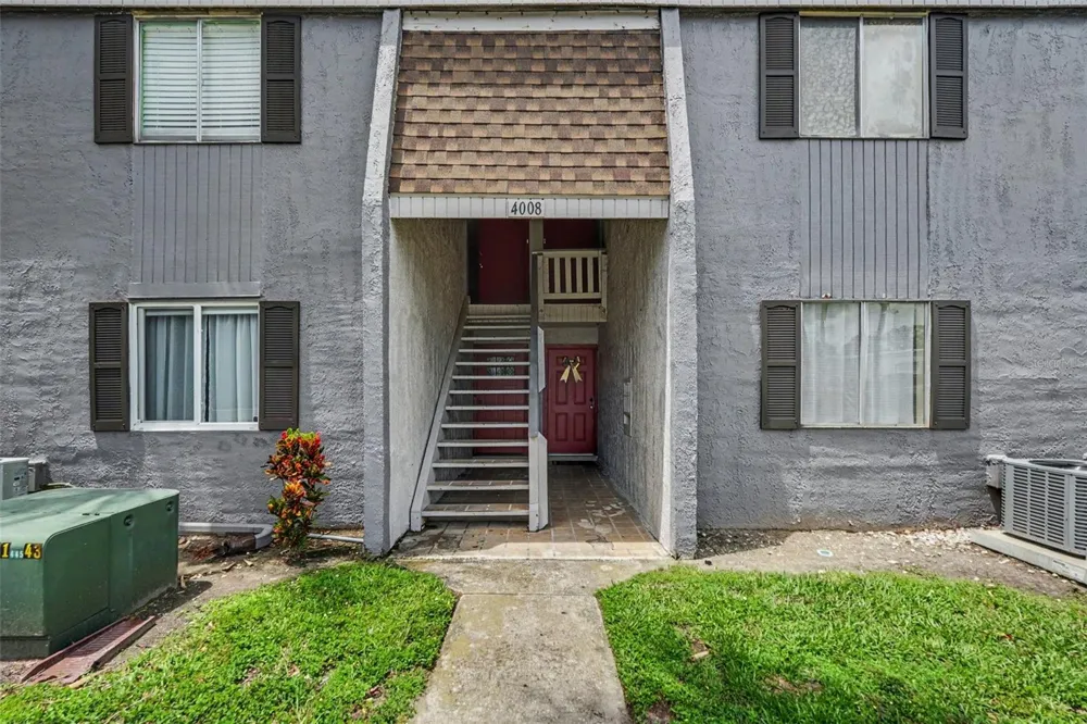 4008 CORTEZ DRIVE #B Tampa, FL 33614