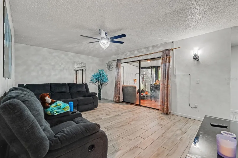 4008 CORTEZ DRIVE #B Tampa, FL 33614