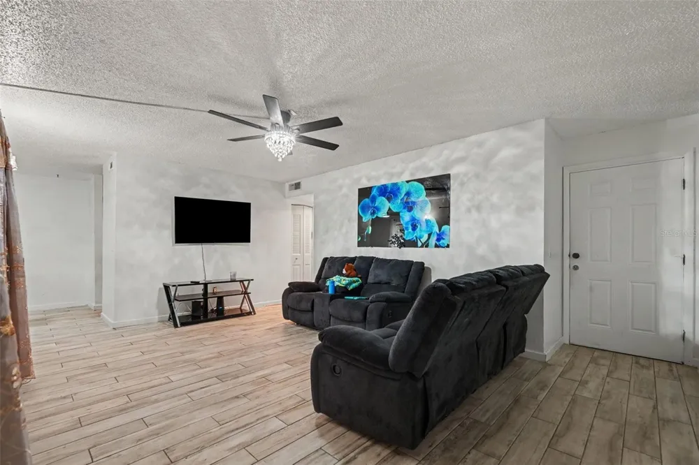 4008 CORTEZ DRIVE #B Tampa, FL 33614