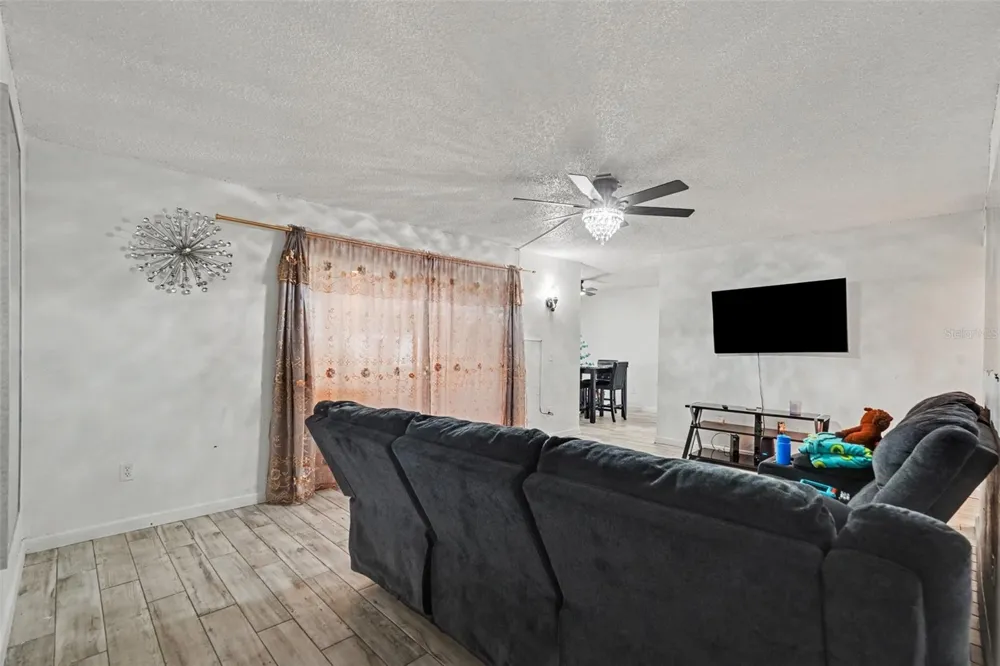 4008 CORTEZ DRIVE #B Tampa, FL 33614