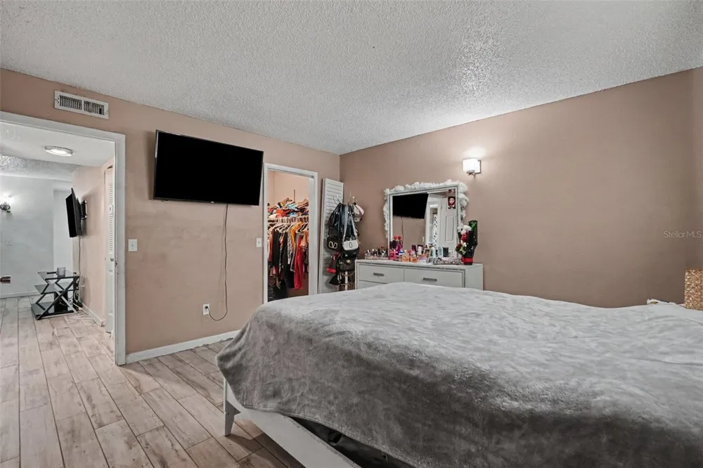 4008 CORTEZ DRIVE #B Tampa, FL 33614