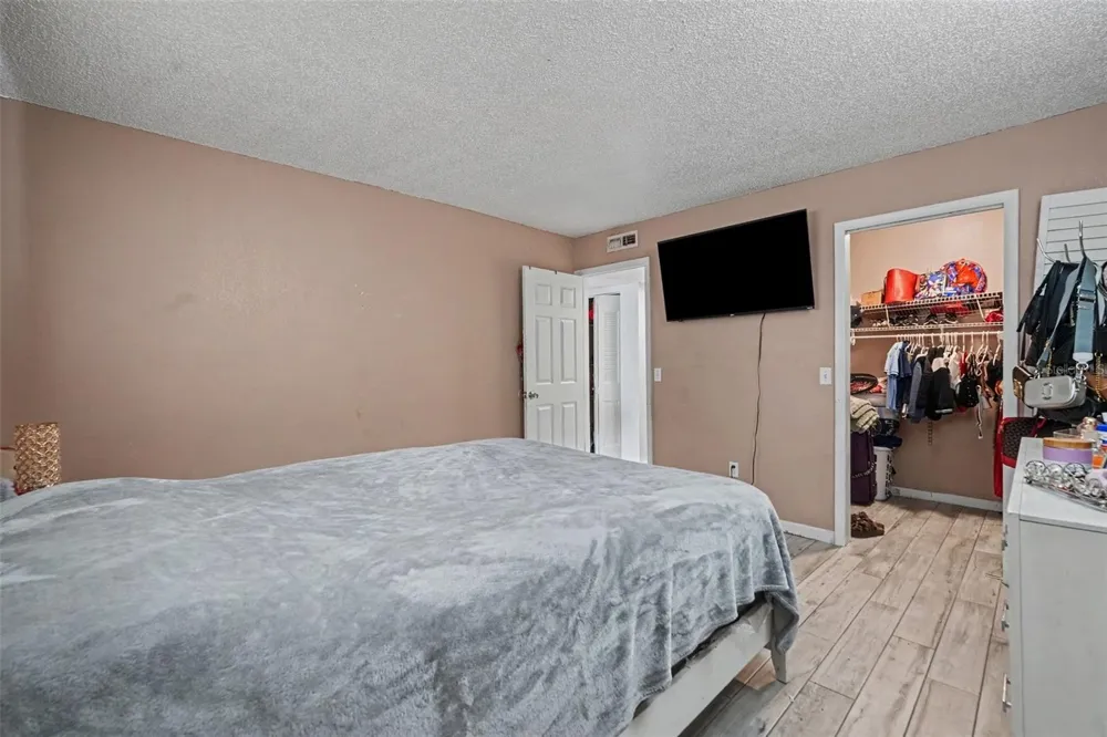4008 CORTEZ DRIVE #B Tampa, FL 33614
