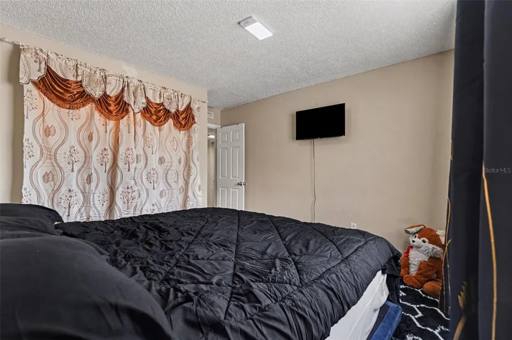4008 CORTEZ DRIVE #B Tampa, FL 33614