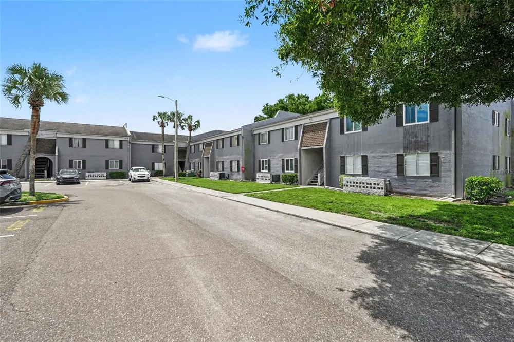 4008 CORTEZ DRIVE #B Tampa, FL 33614
