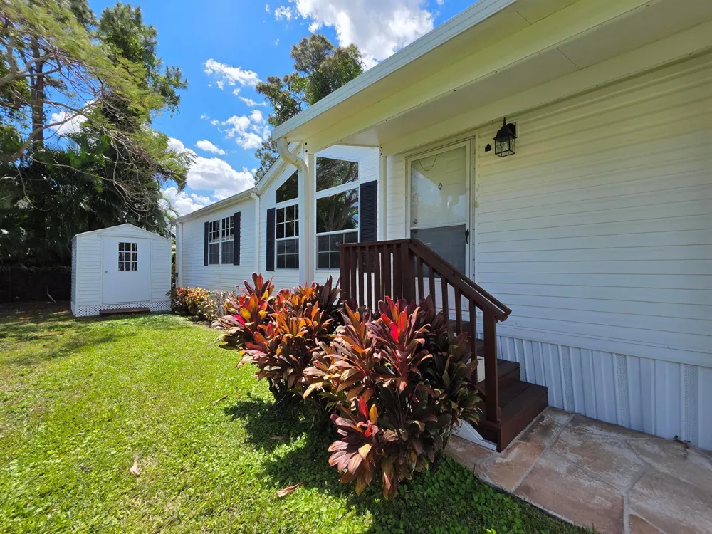 4124 8th Court Lantana, FL 33462