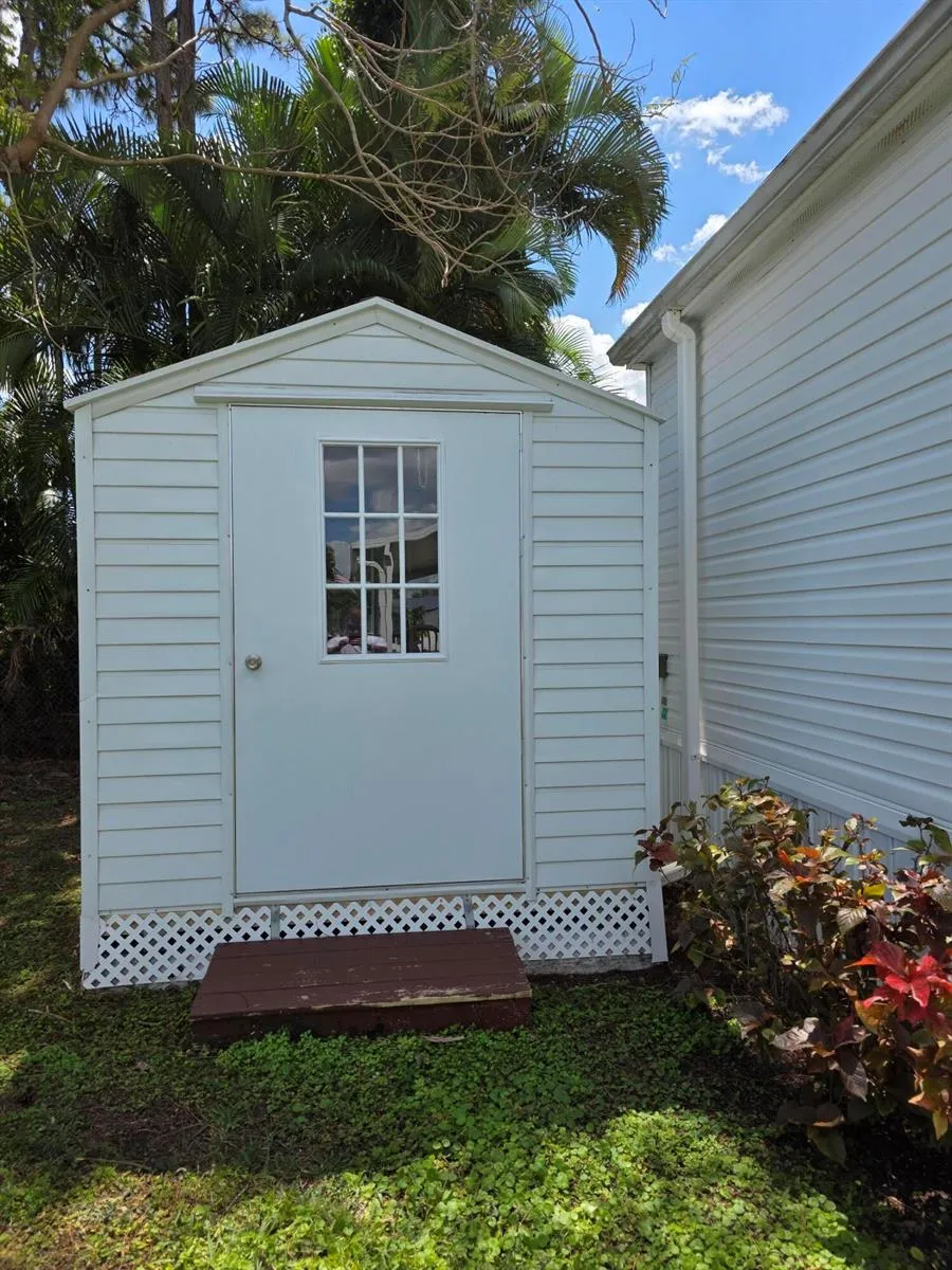 4124 8th Court Lantana, FL 33462