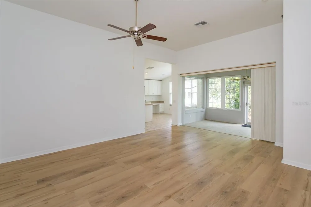 931 VINDALE ROAD Tavares, FL 32778