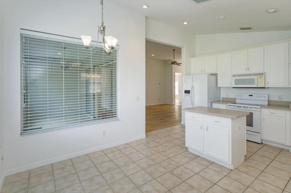 931 VINDALE ROAD Tavares, FL 32778