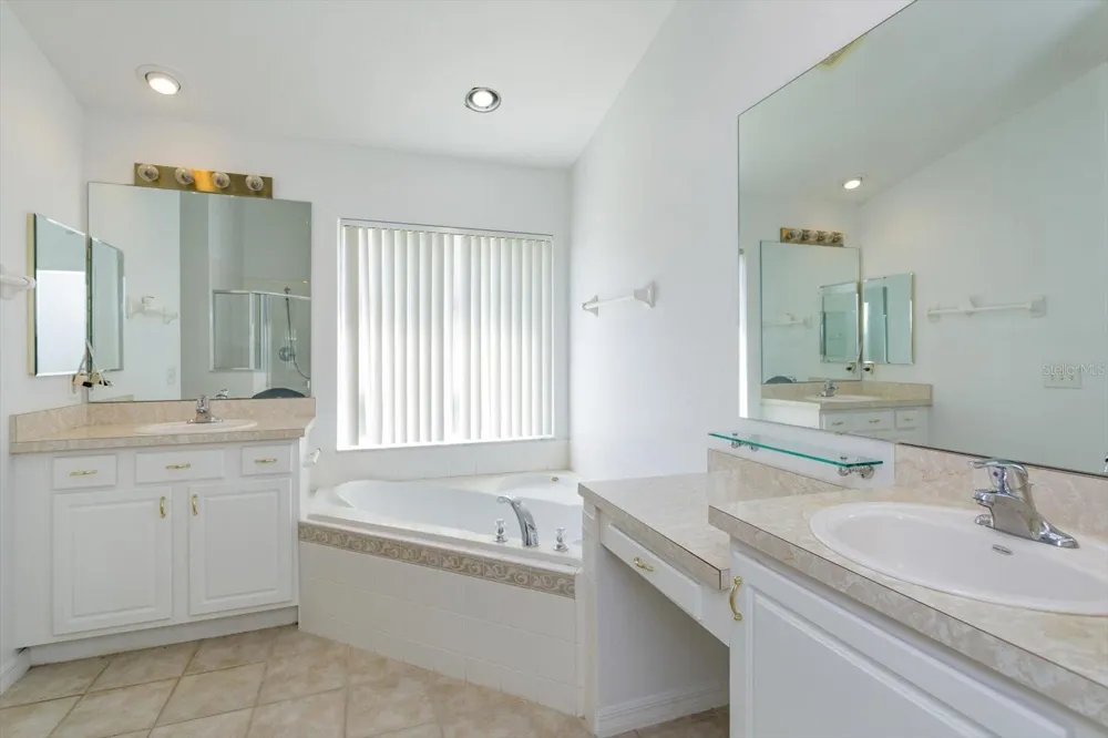 931 VINDALE ROAD Tavares, FL 32778