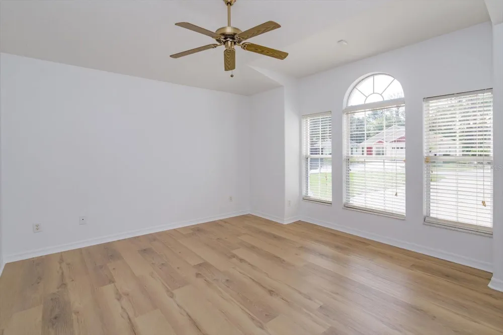931 VINDALE ROAD Tavares, FL 32778